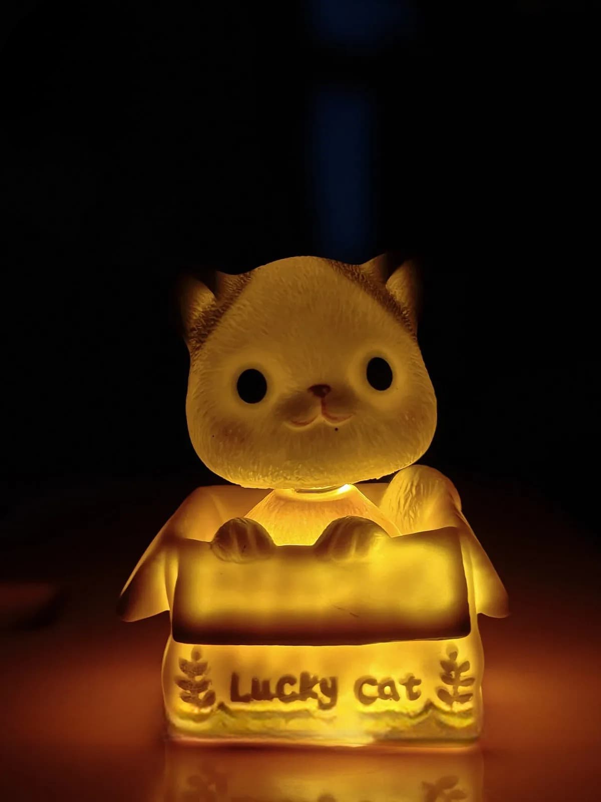 Lucky Cat LED Lamp – Light Up Your Life with Good Vibes & Kawaii Charm!